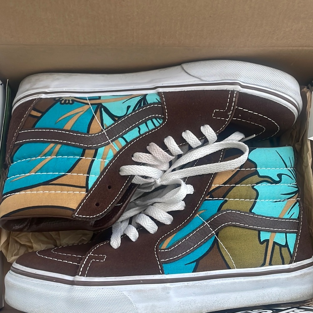Vans Sk8-HI in Lucky Girl Print Size 6.5W, 5M.